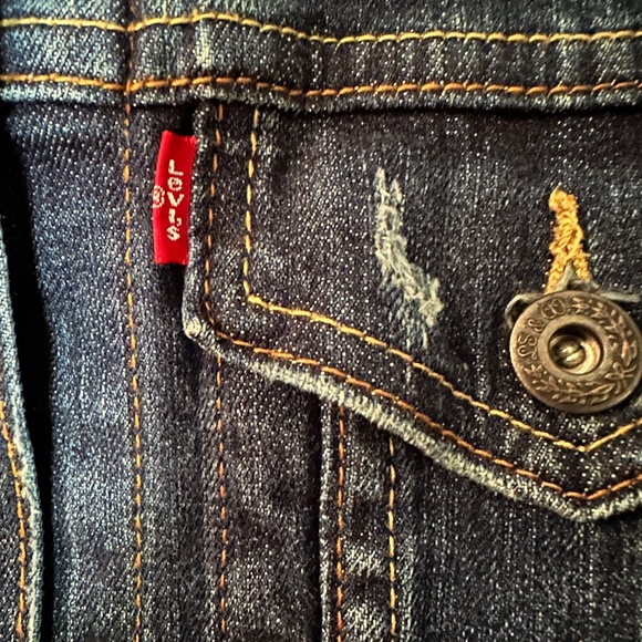 Levi's Minimally Distressed Original Trucker Denim Jacket - Picture 3 of 3